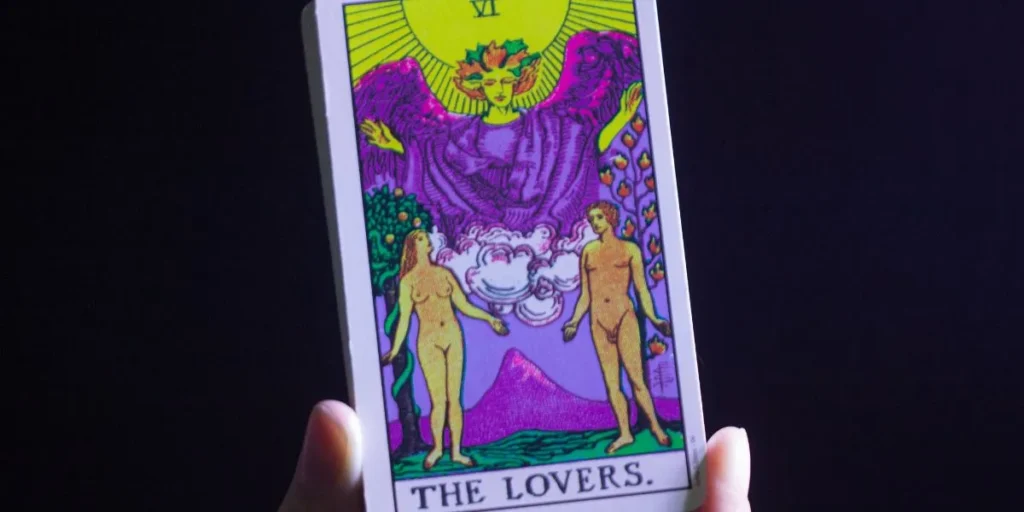 Can Tarot Cards Predict Love